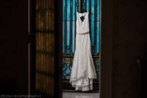 Dansereau House Downtown Thibodaux Louisiana Winter Bridal Prep with Classic, simple, lace wedding dress-Peony Photogra